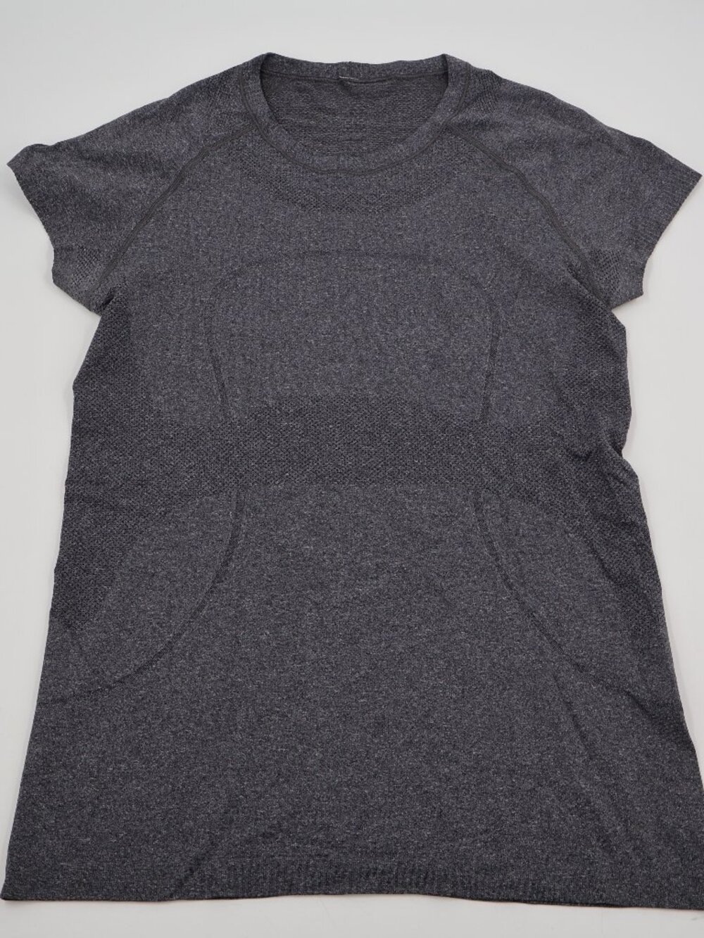 Lululemon Swiftly Tech Top Women 10 Charcoal Gray Short Sleeve Seamless Athletic